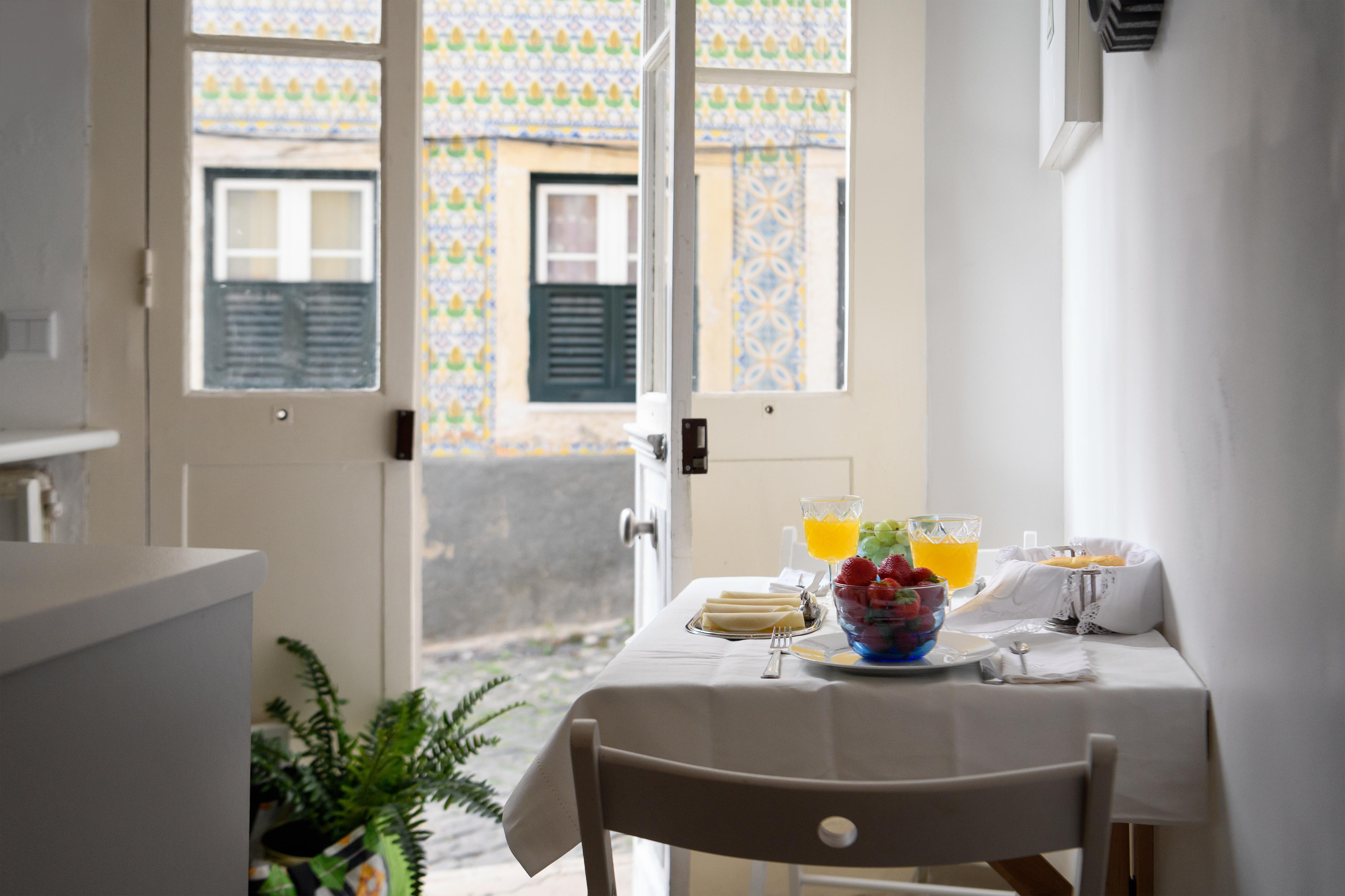 Alfama Yellow House Lisboa Εξωτερικό φωτογραφία